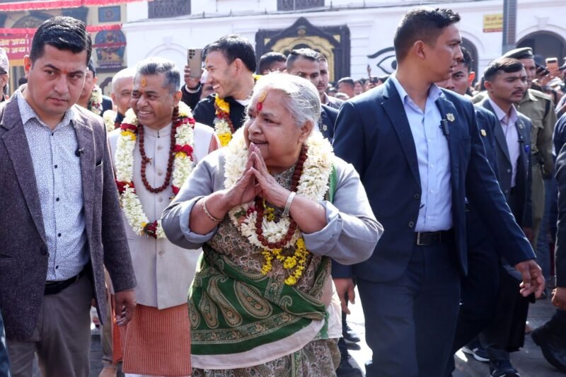 प्रधानमन्त्री कार्कीद्वारा पशुपतिनाथको दर्शनसहित रुद्राभिषेक पूजा
