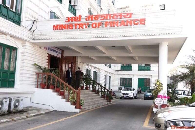 राजस्वको रुग्णता : सरकारको ढुकुटीमा बजेट होइन, बज्रपात