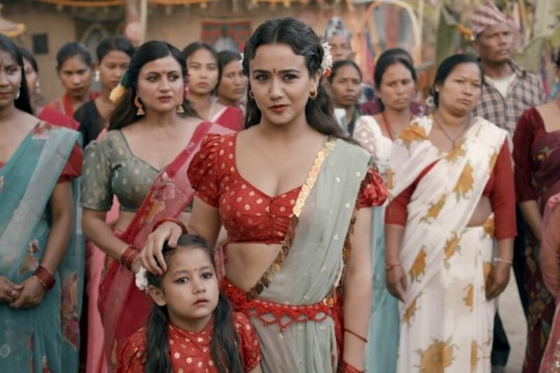 टिकटकर र रील्स प्रयोगकर्ताको रोजाईमा ‘लालीबजार’ को गीत ‘मायालाई के दिउँ म बैना’