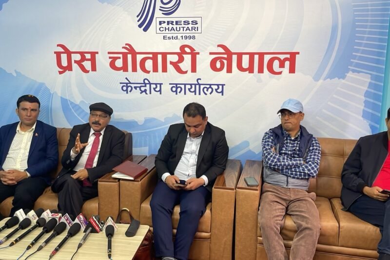 ओली पक्राउ प्रकरणबारे कानुनविद्ले भने : कानुनी प्रक्रिया मिचेर कारबाही गर्न मिल्दैन