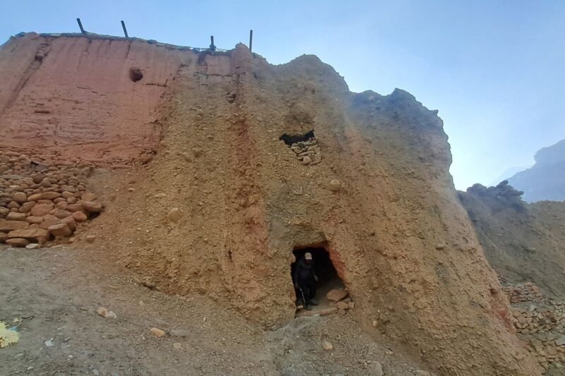 छुसाङमा गुफाभित्र एक हजार २०० वर्ष पुरानो ‘मिन्ची ल्हवङ’ गुम्बा, संरक्षणको चुनौती