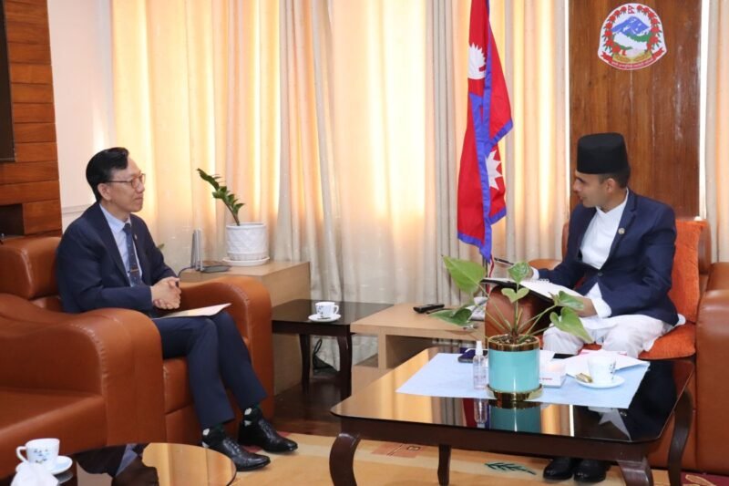 सञ्चारमन्त्री तिमिल्सिनासँग अमेरिकी र कोरियाली राजदूतको छुट्टाछुट्टै भेट