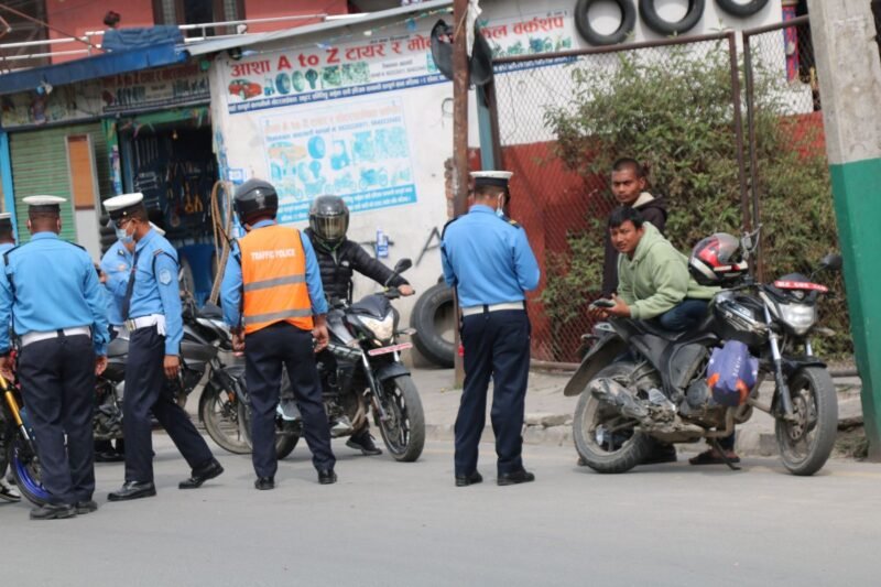 मदिरा पिएर सडकमा निस्किएका नौ चालक कारबाहीमा