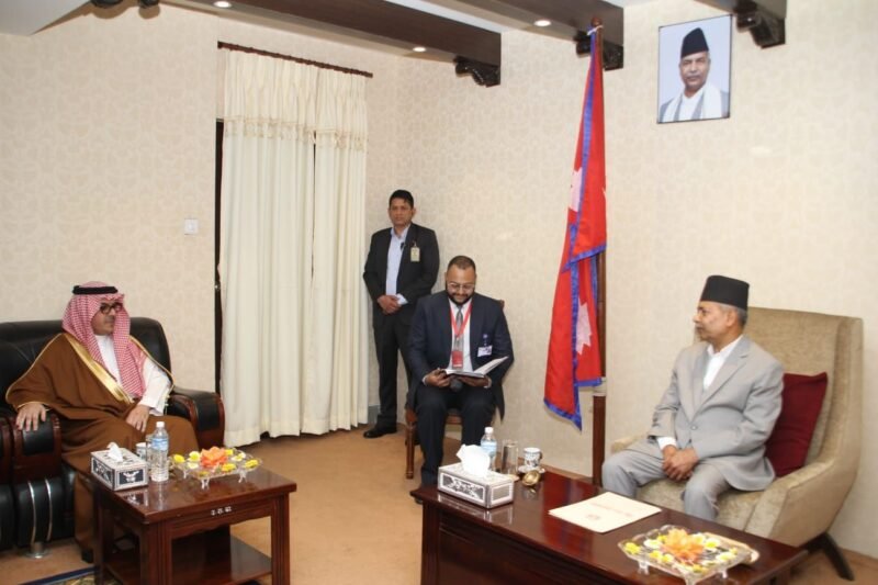 उपराष्ट्रपति यादवसँग साउदी अरेबियाका राजदूत मनिकरको शिष्टाचार भेट