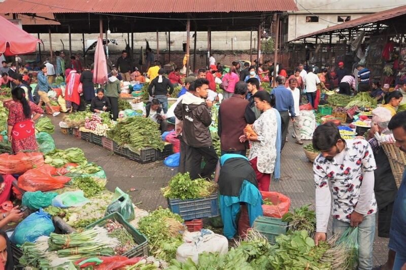 कति छ आजका लागि फलफूल तथा तरकारीको थोक मूल्य ?