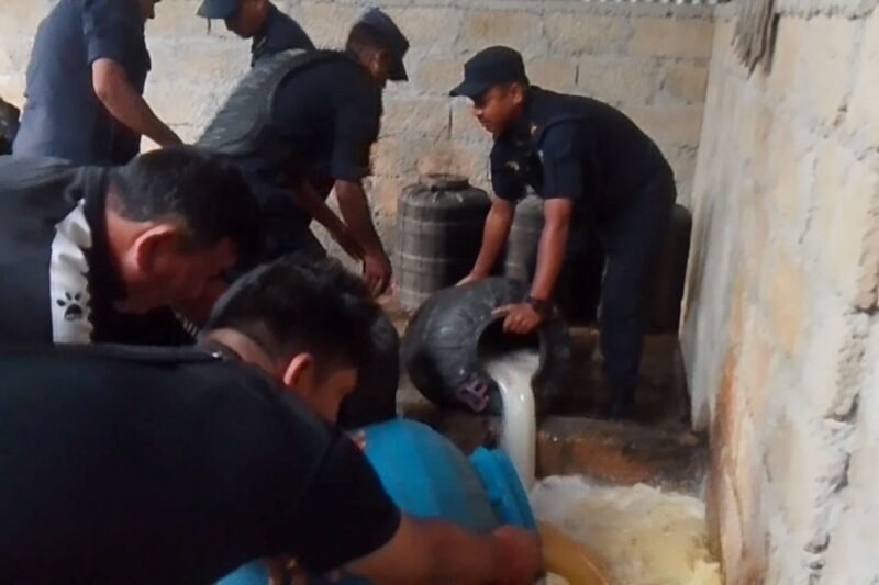 मकवानपुरमा ठूलो परिमाणमा मदिरा र कच्चा पदार्थ बरामद