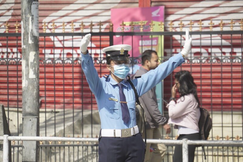 उपत्यकामा २४ घण्टामा १ हजार ७ सय १९ चालक ट्राफिक प्रहरीको कारबाहीमा
